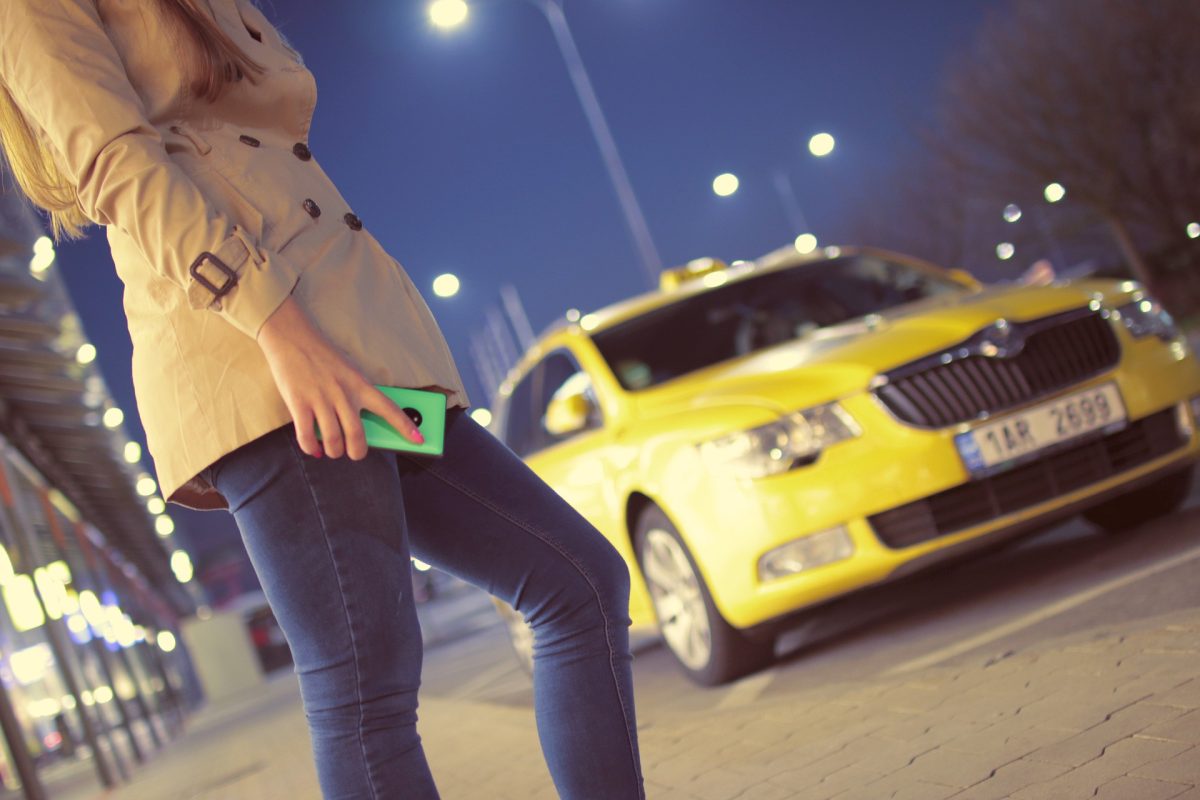 waiting-926533_1920