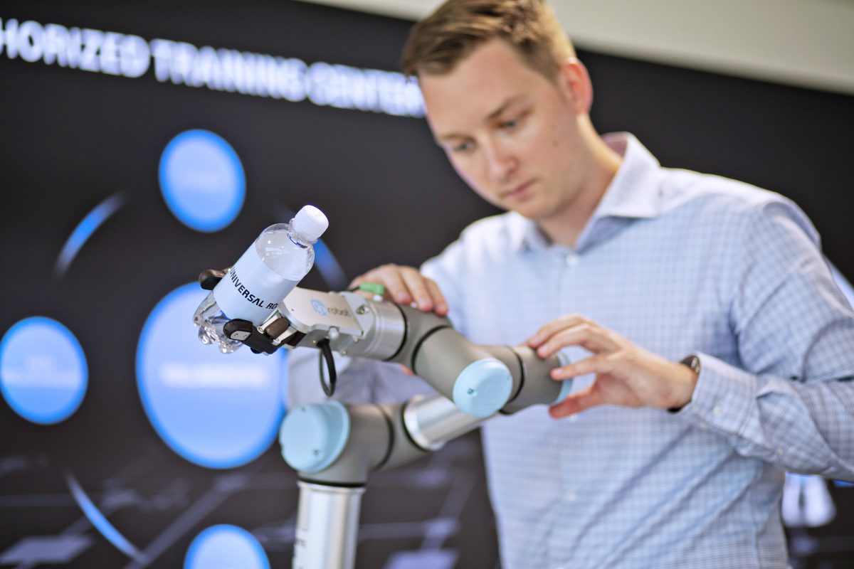 universal robots, production plant, collaborative robots